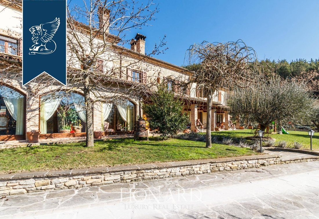 Villa in Sant'Angelo in Vado, Marche, Italy 2 - 10918290