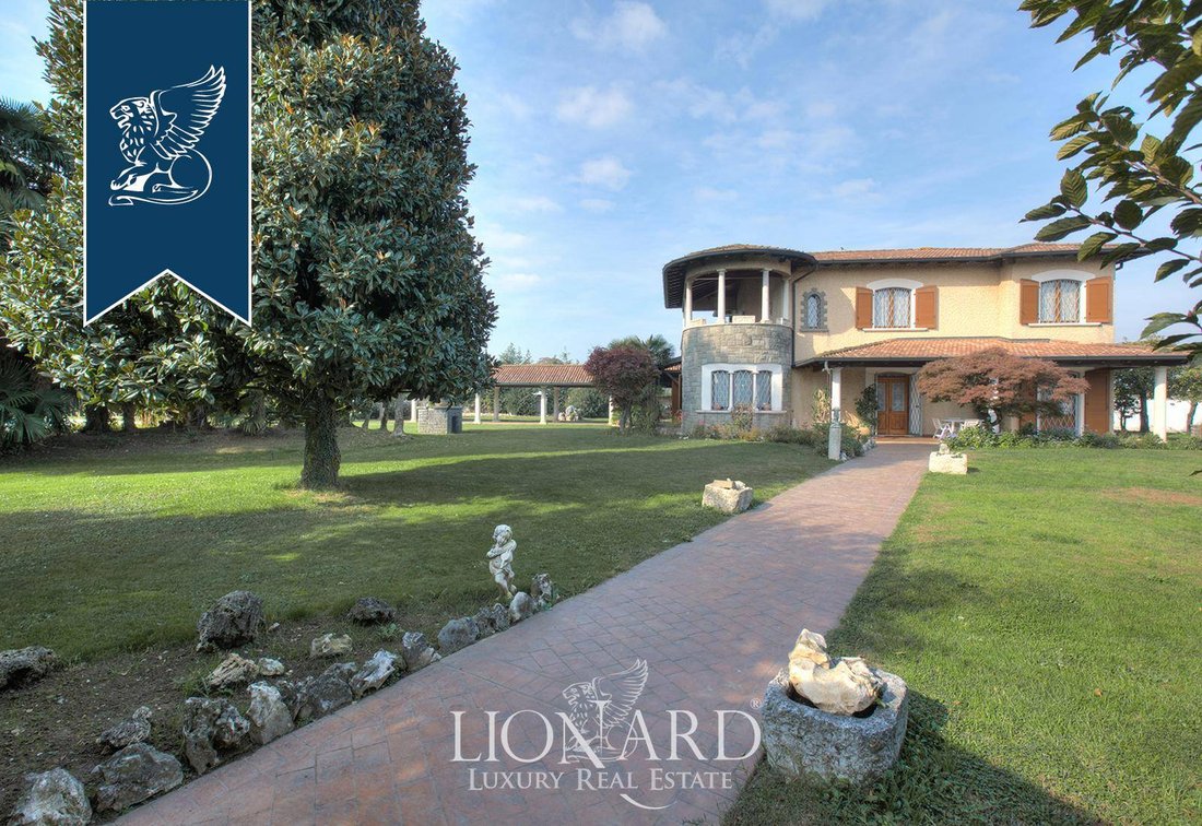 Villa in Chiari, Lombardy, Italy 1 - 10919079