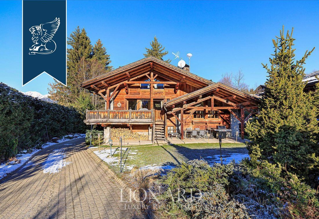 Villa in Courmayeur, Aosta Valley / Vallée d'Aoste, Italy 1 - 12598359