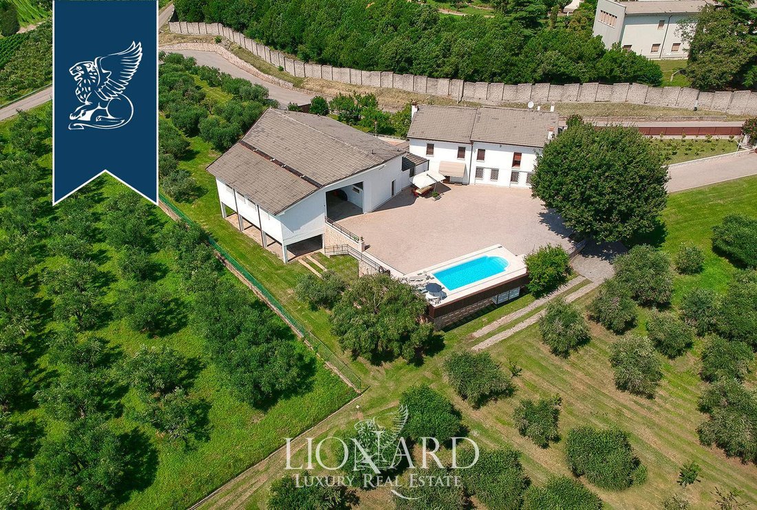Villa in Verona, Veneto, Italy 4 - 11127213