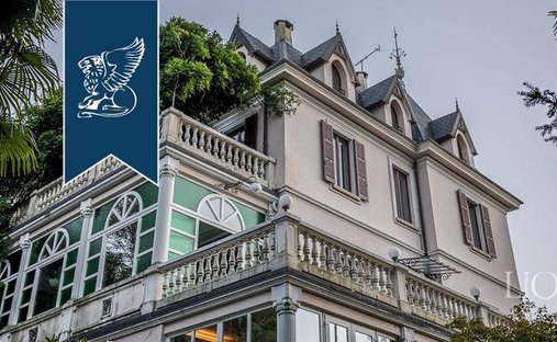 Villa in Luino, Lombardy, Italy 1