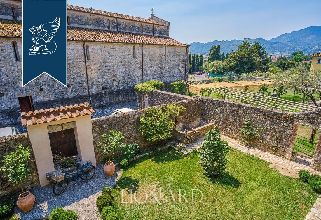Villa in Camaiore, Tuscany, Italy 2 - 12316015