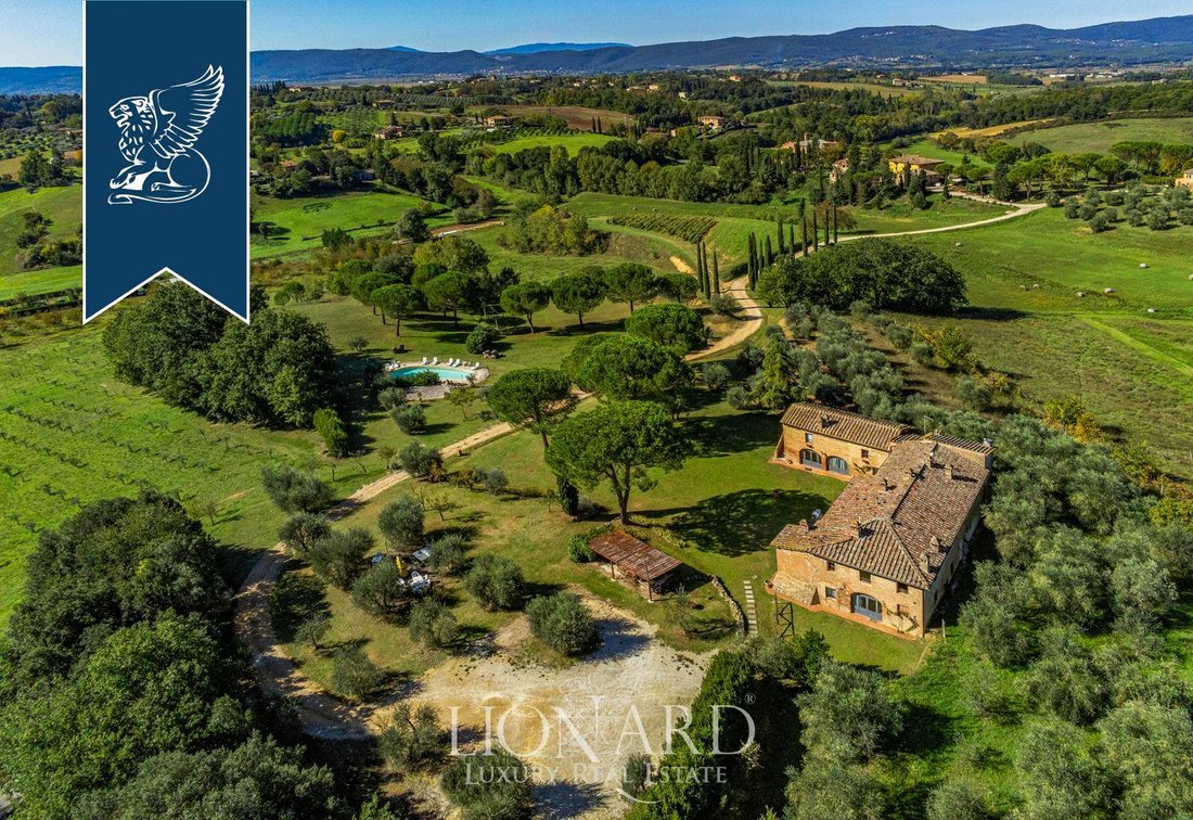 Villa in Historic Center, Siena, Tuscany 1 - 11224850