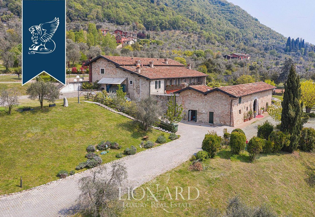 Villa in Salo, Lombardy, Italy 3 - 11472555