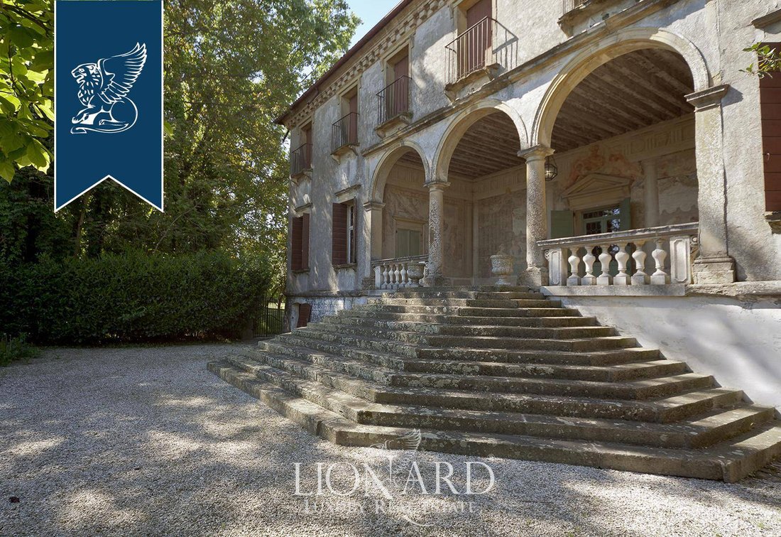 Villa in Brugine, Veneto, Italy 2 - 10918106