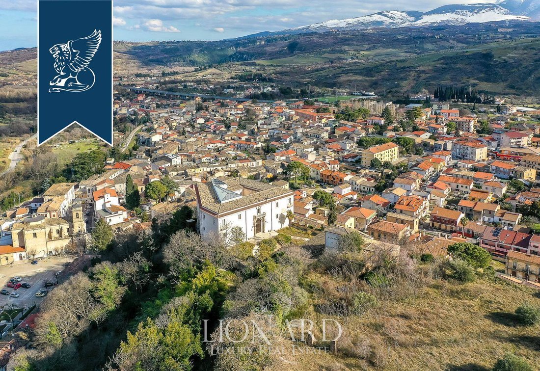 La Dimora dei Sogni: A Timeless Villa Crowned by Abruzzo’s Emerald Hills