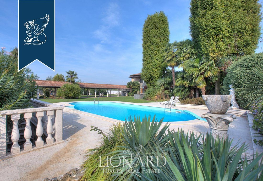 Villa in Chiari, Lombardy, Italy 4 - 10919079