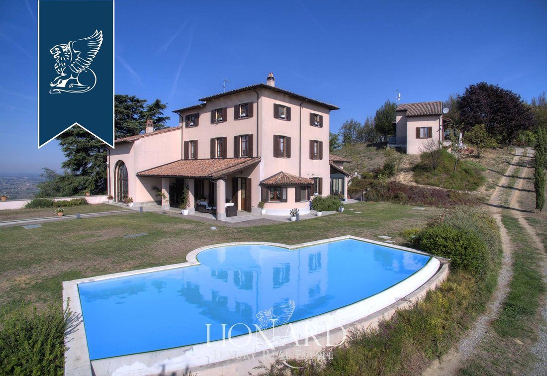 Villa in Stradella, Lombardy, Italy 2 - 10918791