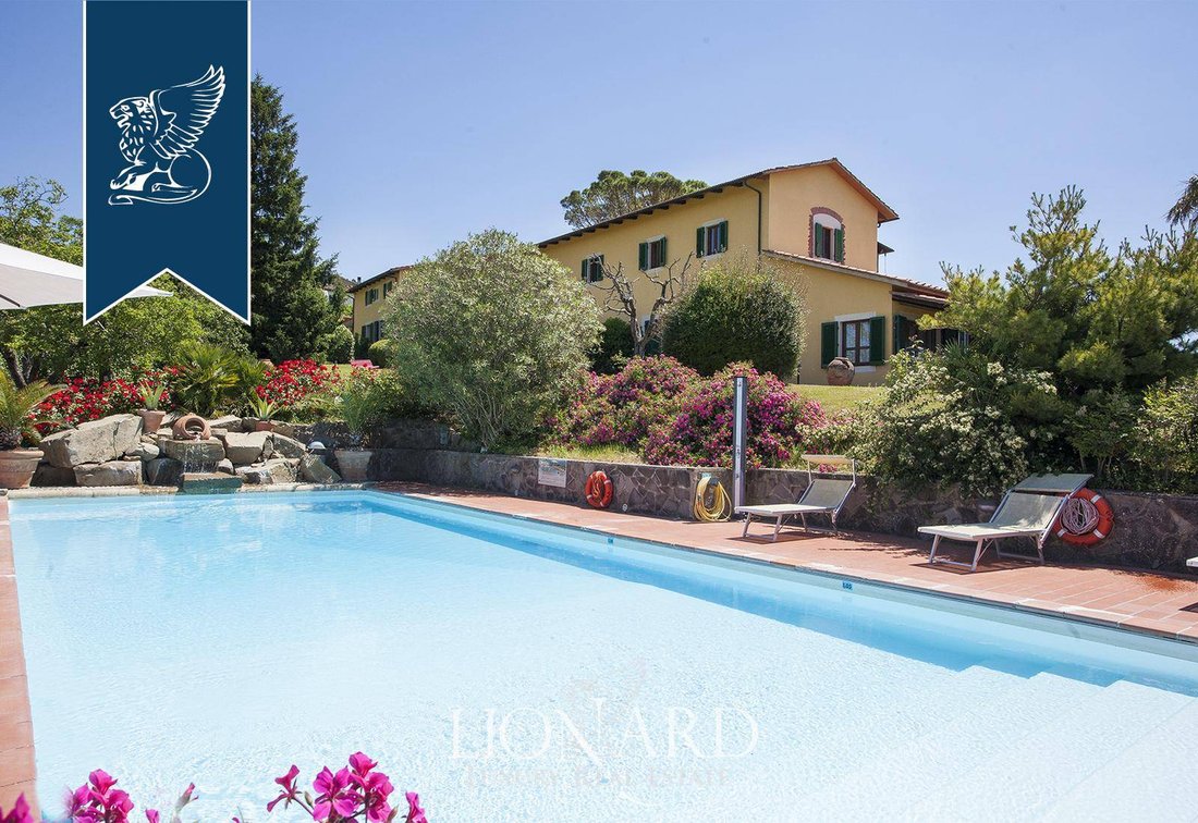 Villa in Lamporecchio, Tuscany, Italy 1 - 10918518