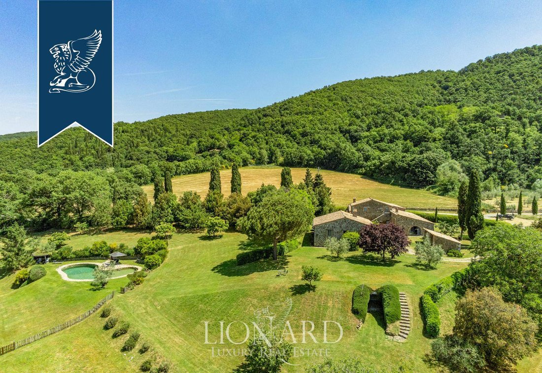 Villa in Sarteano, Tuscany, Italy 1 - 11599024