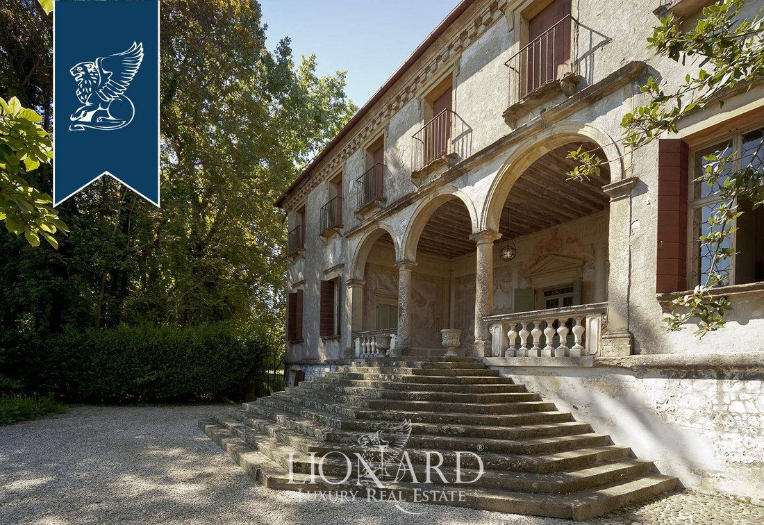 Villa in Brugine, Veneto, Italy 1 - 10918106