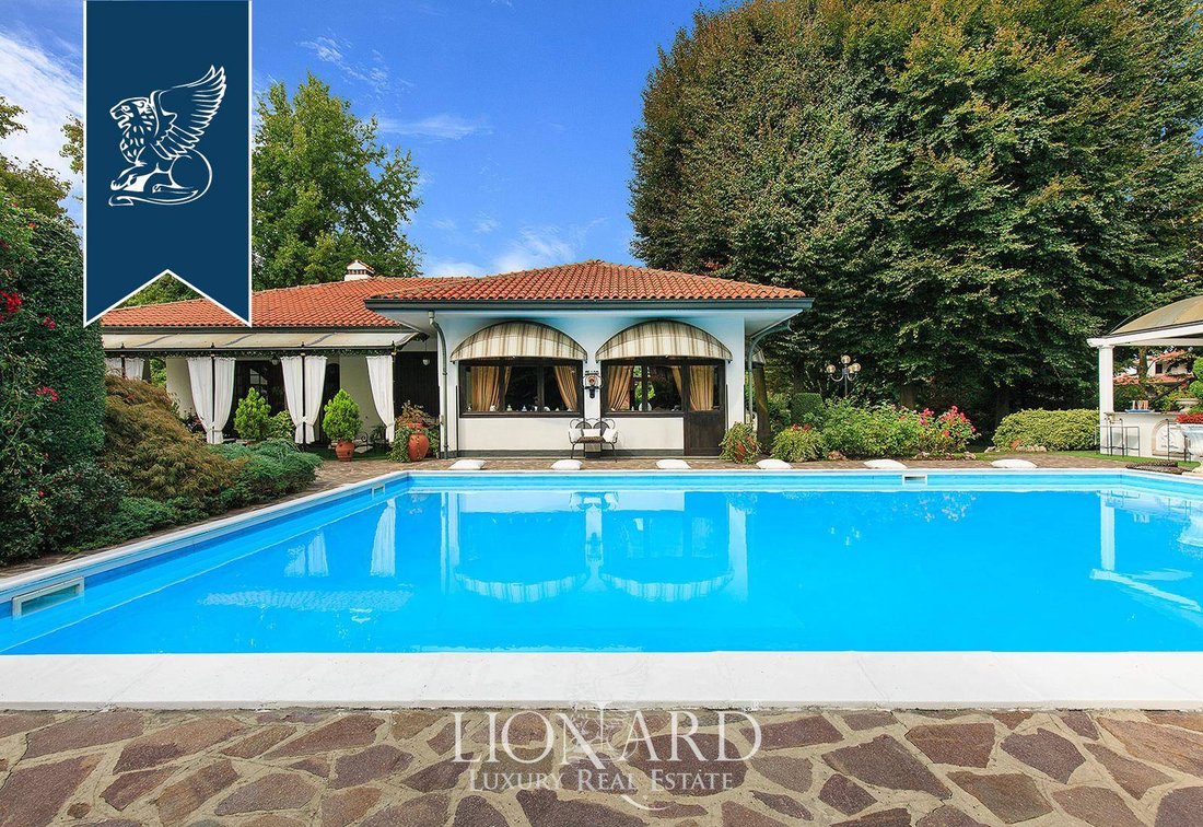 Villa in Vermezzo, Lombardy, Italy 4 - 10919196