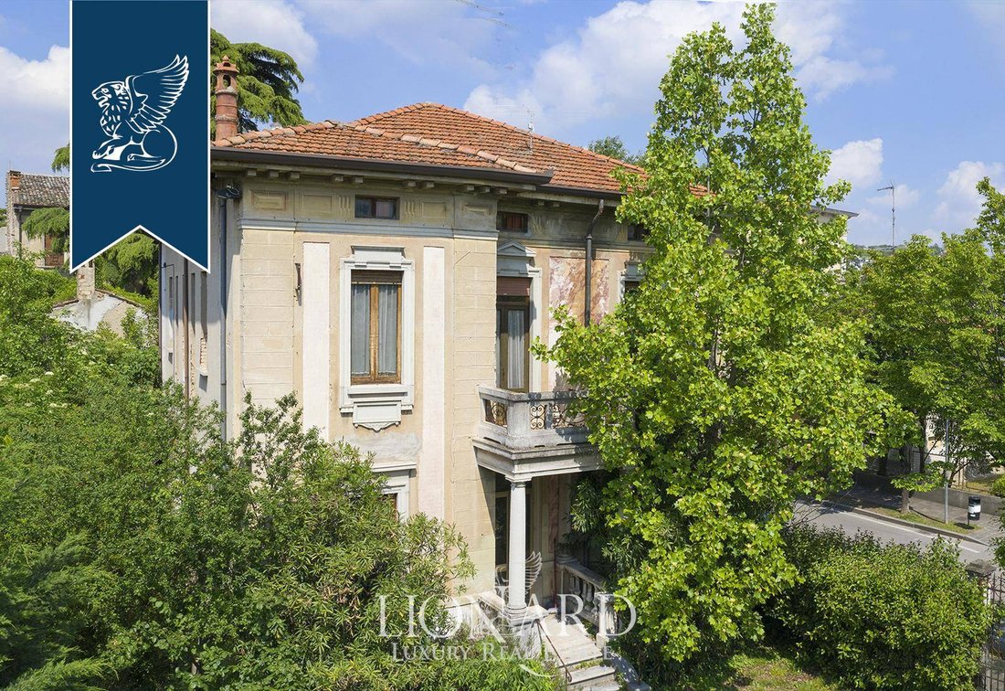Villa in Castiglione delle Stiviere, Lombardy, Italy 1 - 10918575
