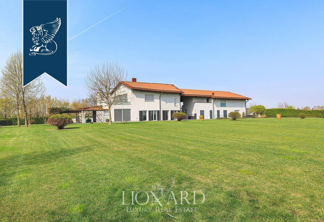 Villa in Fara Gera d'Adda, Lombardy, Italy 3 - 12206311