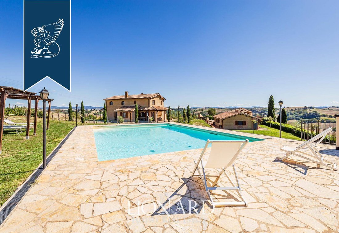 Villa in Montalcino, Tuscany, Italy 2 - 12364141