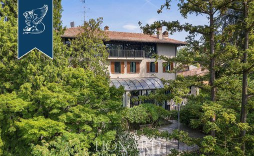 Castle for Sale in Montonate, Lombardy, Italy