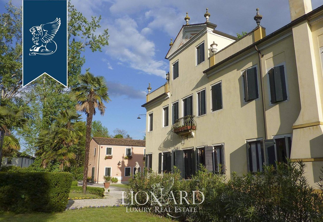 Villa in Dolo, Veneto, Italy 3 - 10919372