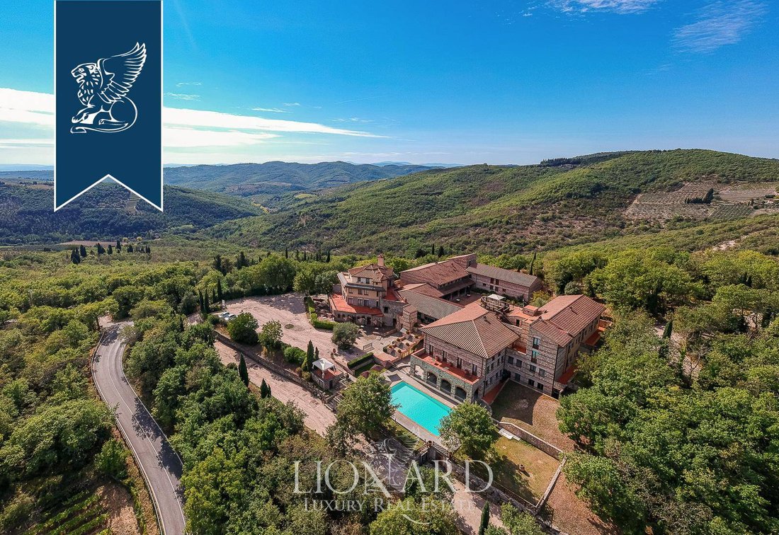 Villa in Gaiole in Chianti, Tuscany, Italy 1 - 11686324