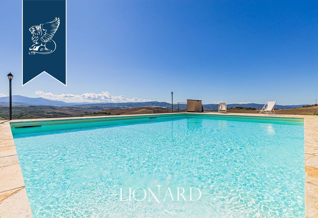 Villa in Montalcino, Tuscany, Italy 5 - 12364141