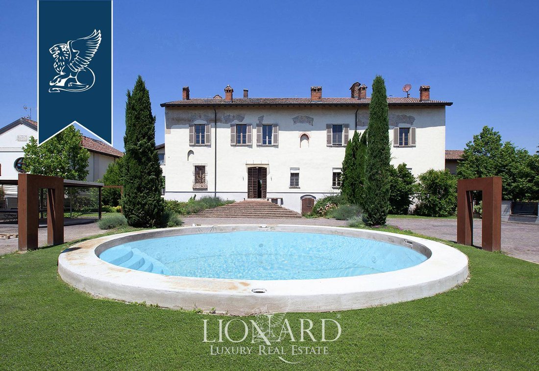 Villa in San Genesio ed Uniti, Lombardy, Italy 1 - 10918083