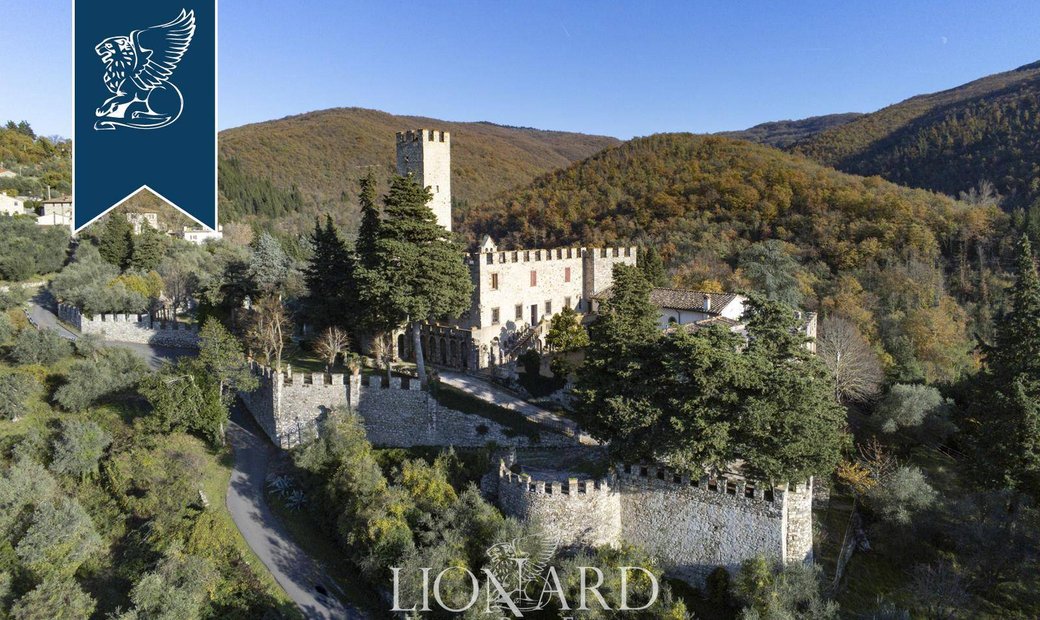 Castle for Sale in Tuscany, Italy