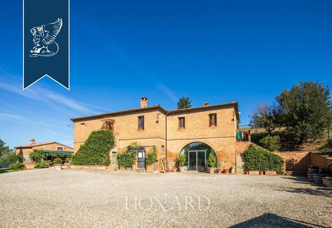 Villa in Buonconvento, Tuscany, Italy 1 - 12356888