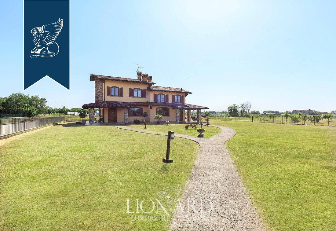 Villa in Spirano, Lombardy, Italy 3 - 10918583
