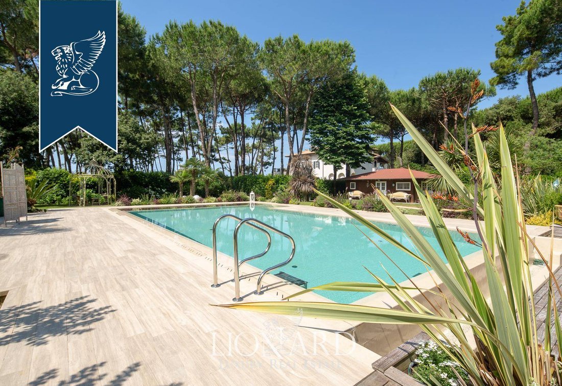 Villa in Ronchi, Massa, Italy 5 - 10918220