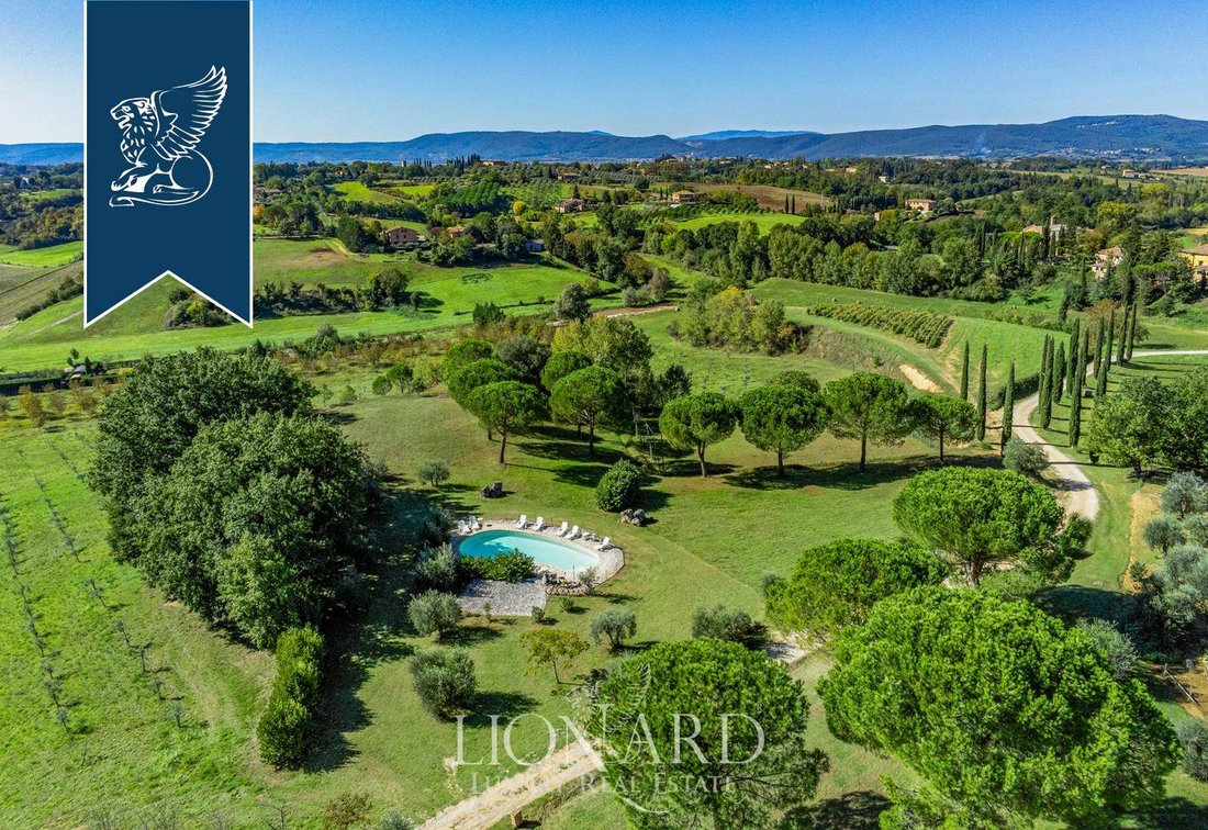 Villa in Historic Center, Siena, Tuscany 3 - 11224850