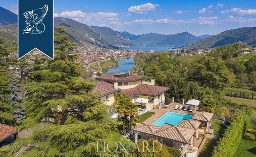 Villa in Villongo, Lombardy, Italy 1