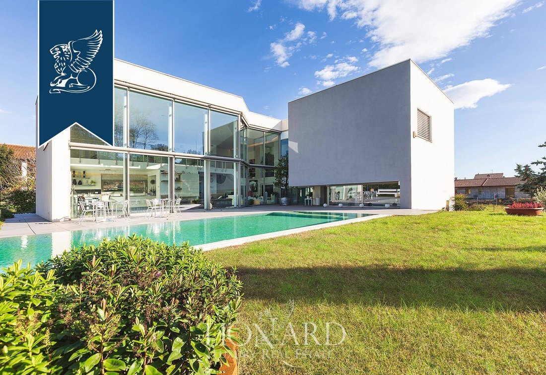 Villa in Besozzo, Lombardy, Italy 2 - 12649092