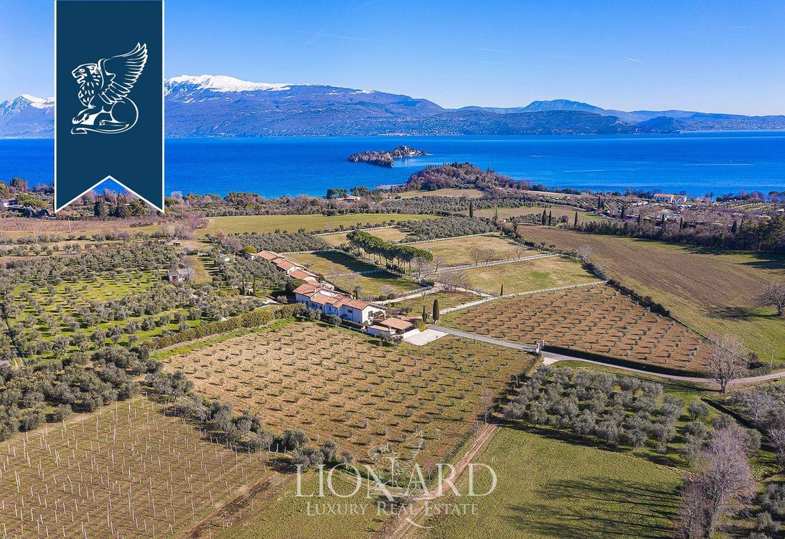 Villa in San Felice del Benaco, Lombardy, Italy 4 - 12649074