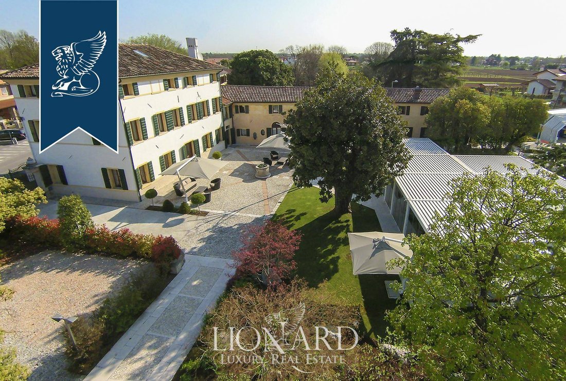 Villa in Ponzano, Veneto, Italy 2 - 10918238