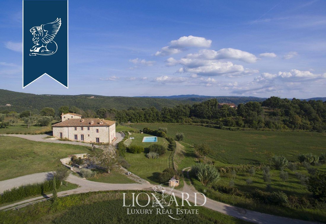 Villa in Montegabbione, Umbria, Italy 1 - 12080848