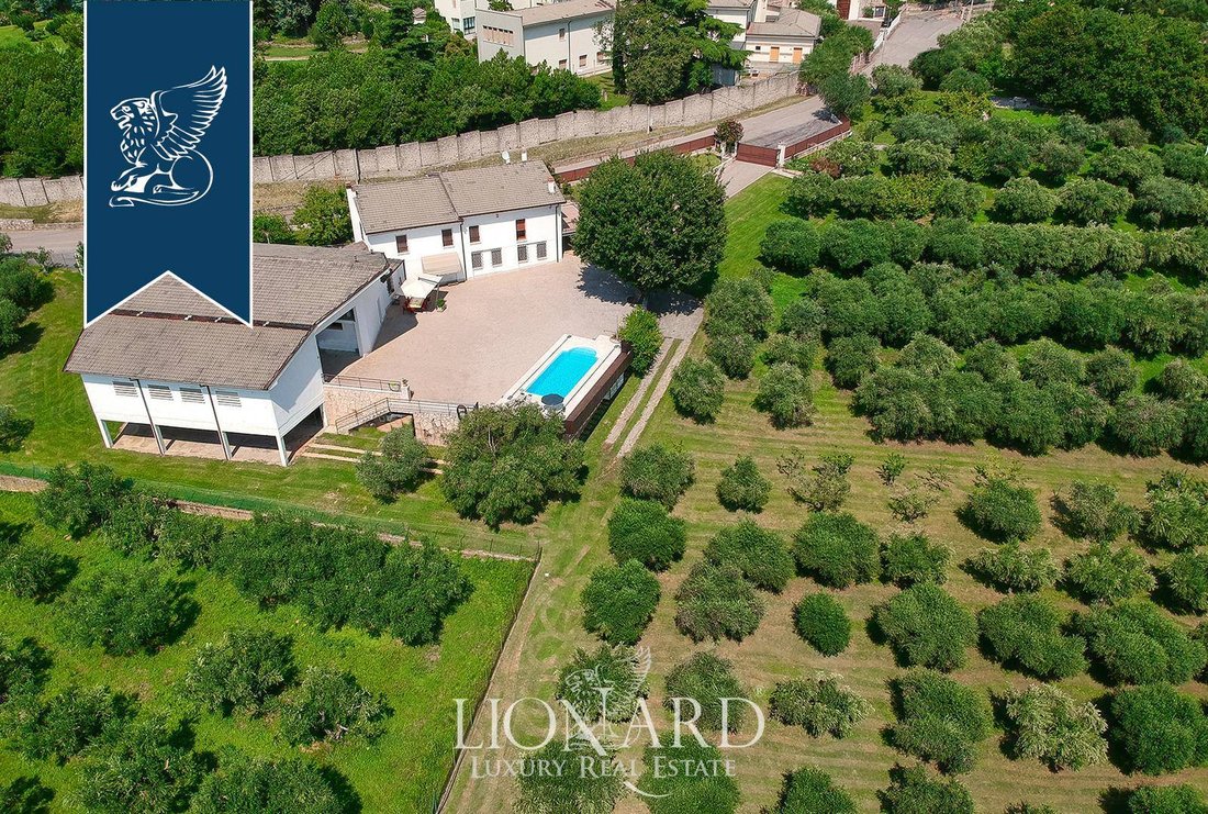 Villa in Verona, Veneto, Italy 3 - 11127213