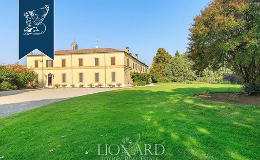 Villa in Robecco d'Oglio, Lombardy, Italy 1