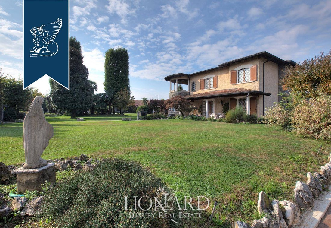 Villa in Chiari, Lombardy, Italy 2 - 10919079