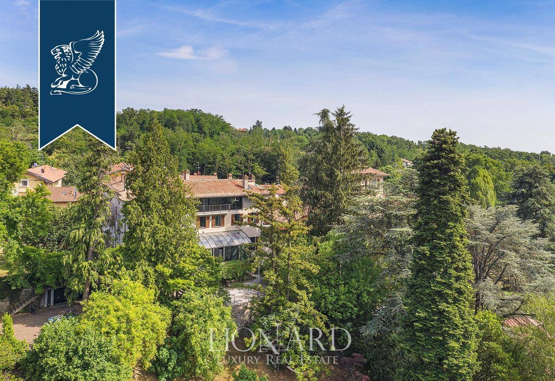 Villa in Mornago, Lombardy, Italy 1 - 12206336