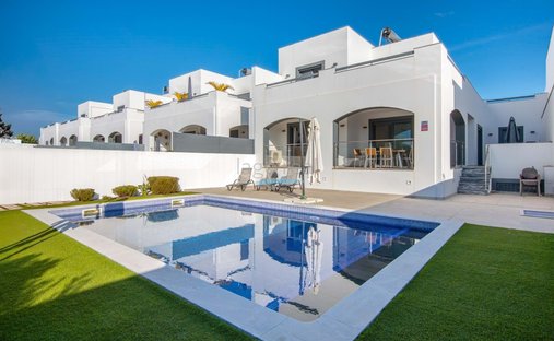 Townhouse in Loule (Sao Clemente), Algarve, Portugal 1