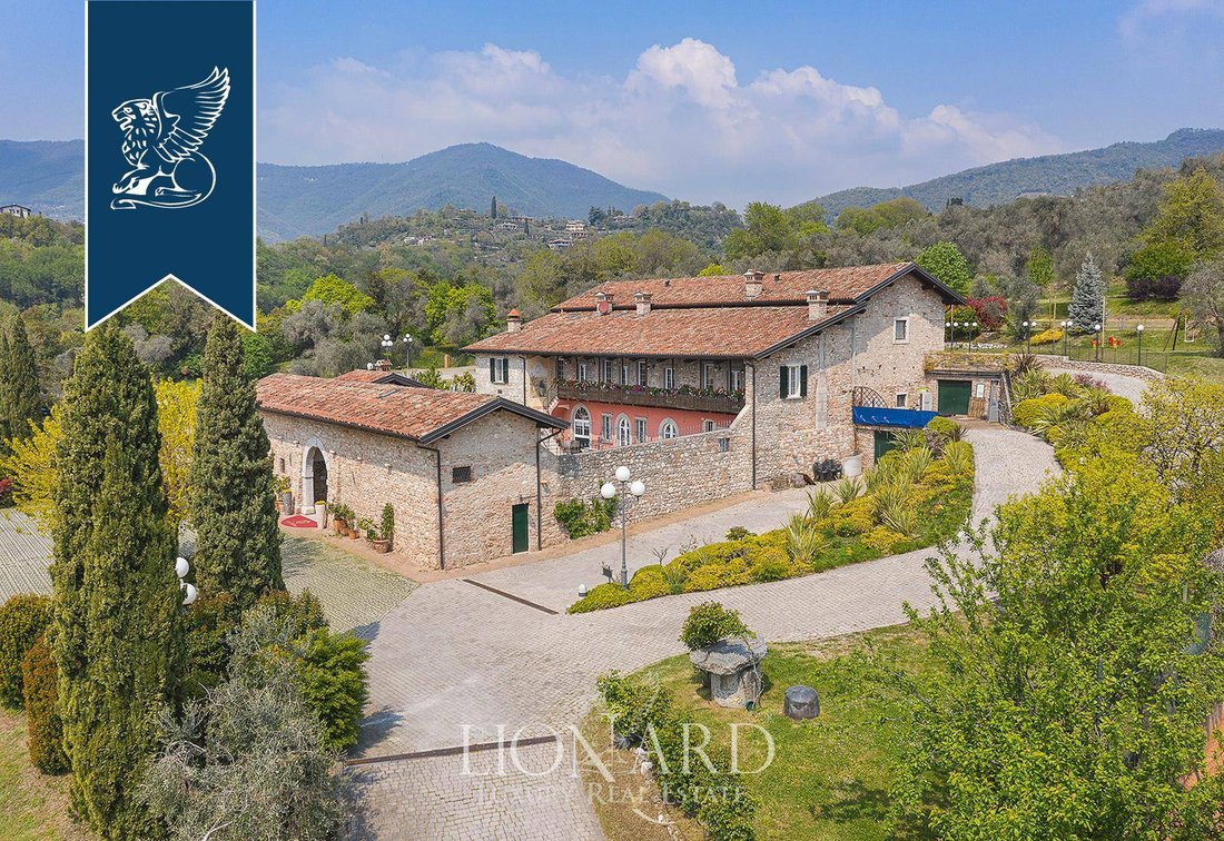 Villa in Salo, Lombardy, Italy 2 - 11472555