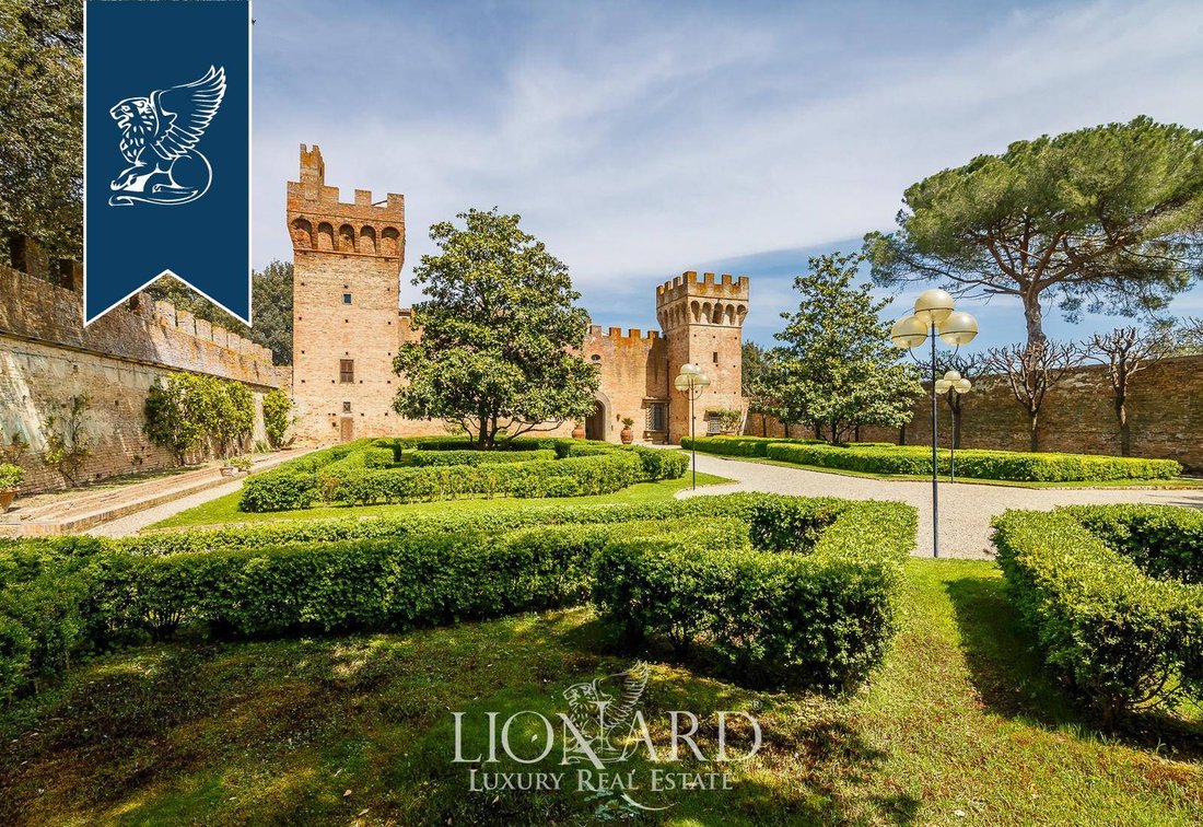 Castello a Toscana, Italia 3 - 10918287