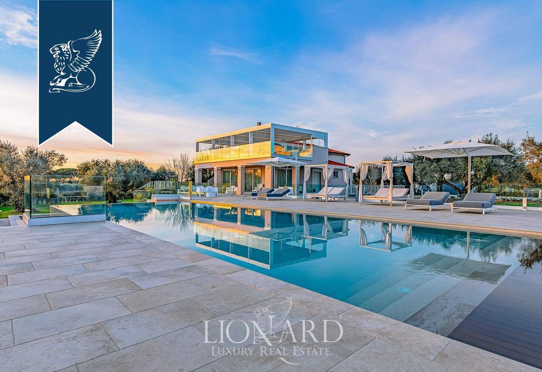 Villa in San Vincenzo, Tuscany, Italy 1 - 12364148