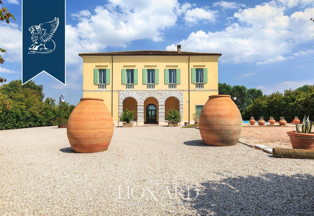 Villa in Goito, Lombardy, Italy 1 - 10918771