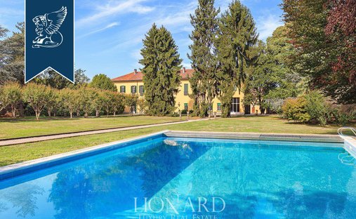 Villa in Paderno Dugnano, Lombardy, Italy 1