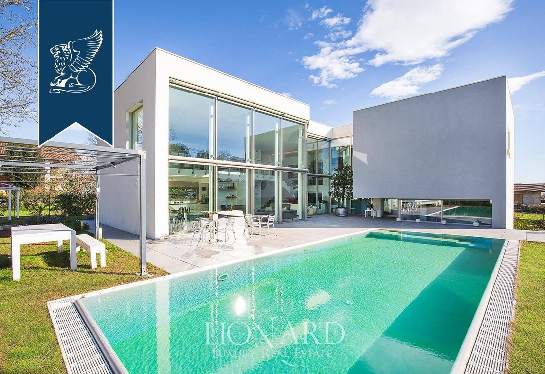 Villa in Besozzo, Lombardy, Italy 4 - 12649092
