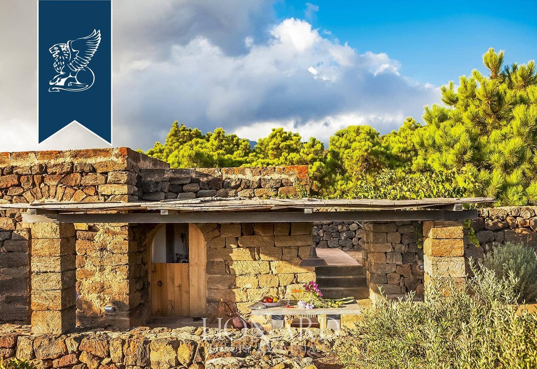 Villa in Pantelleria, Sicily, Italy 5 - 12970420