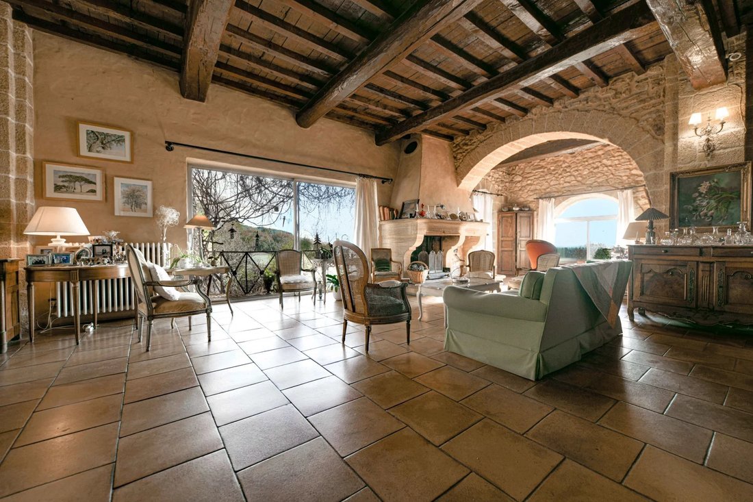 Estate in Uzès, Occitania, France 1 - 15067631