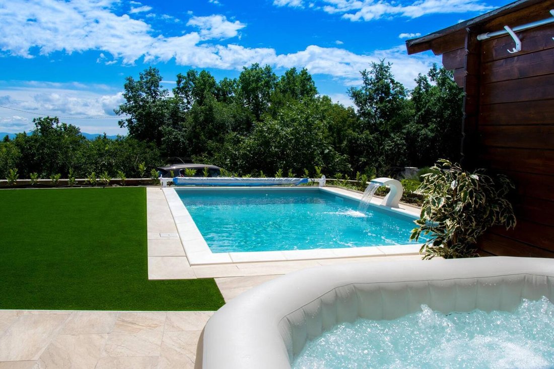 Villa in Mjesni odbor Srdoci, Grad Rijeka, Primorje-Gorski Kotar County 2 - 15068036