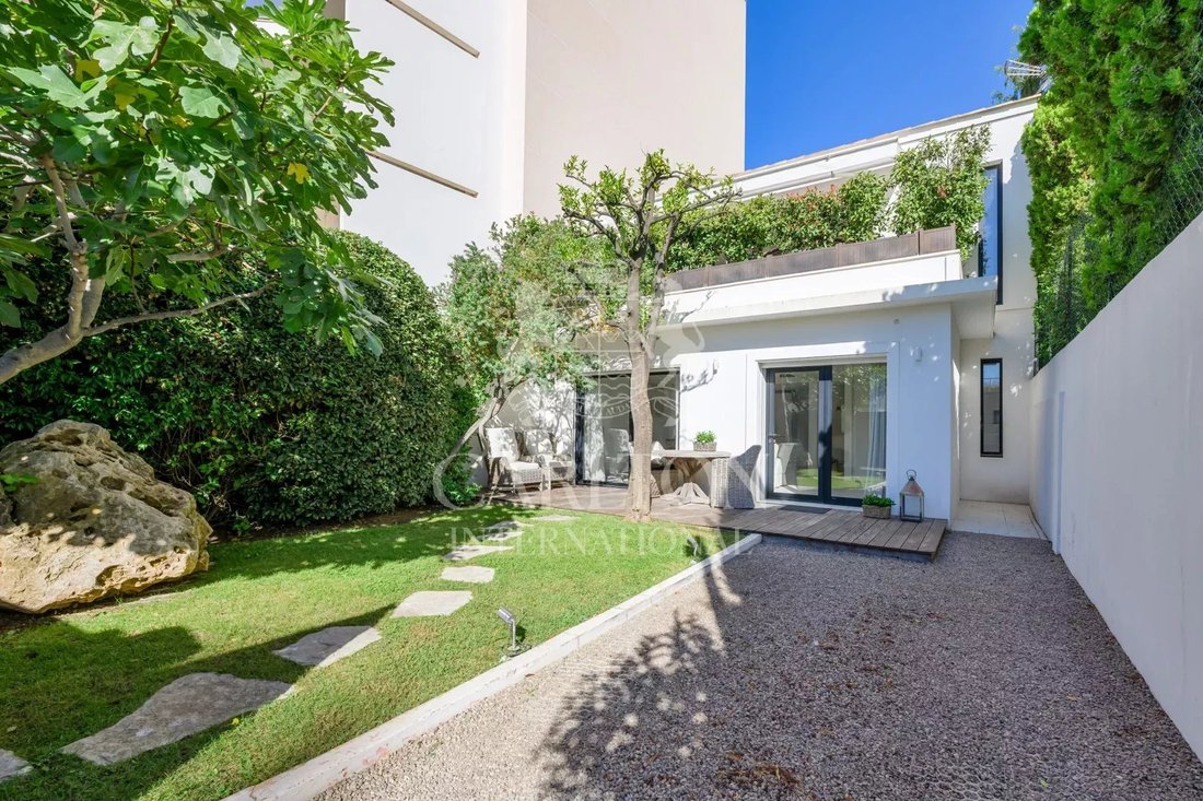 Villa in Cannes, Provence-Alpes-Côte d'Azur, France 2 - 14761437