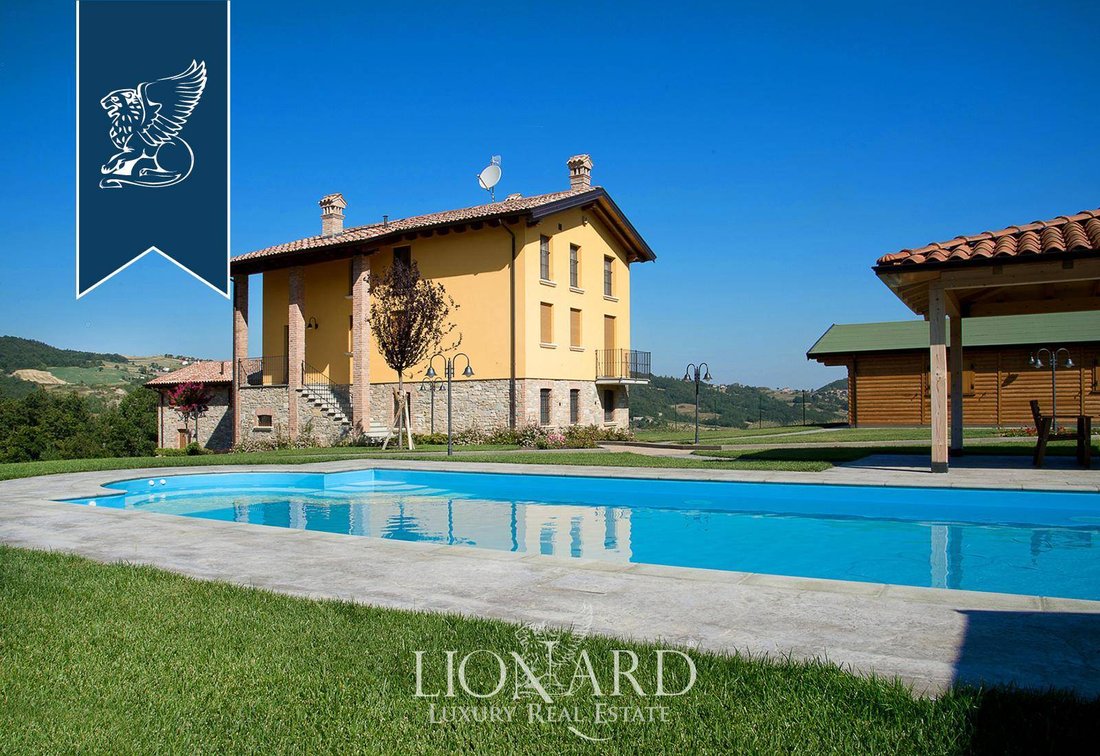 Villa in Morfasso, Emilia-Romagna, Italy 1 - 10918553